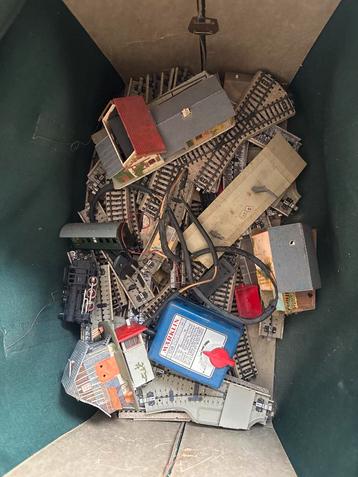 Märklin Onderdelen - Locomotief, Wagons, Rails, Huisjes beschikbaar voor biedingen