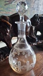 Antieke Franse handgeblazen en gegraveerde karaf / flacon, Ophalen of Verzenden