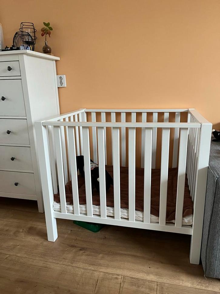 Super nette witte box, Kinderen en Baby's, Boxen, Zo goed als nieuw, Ophalen