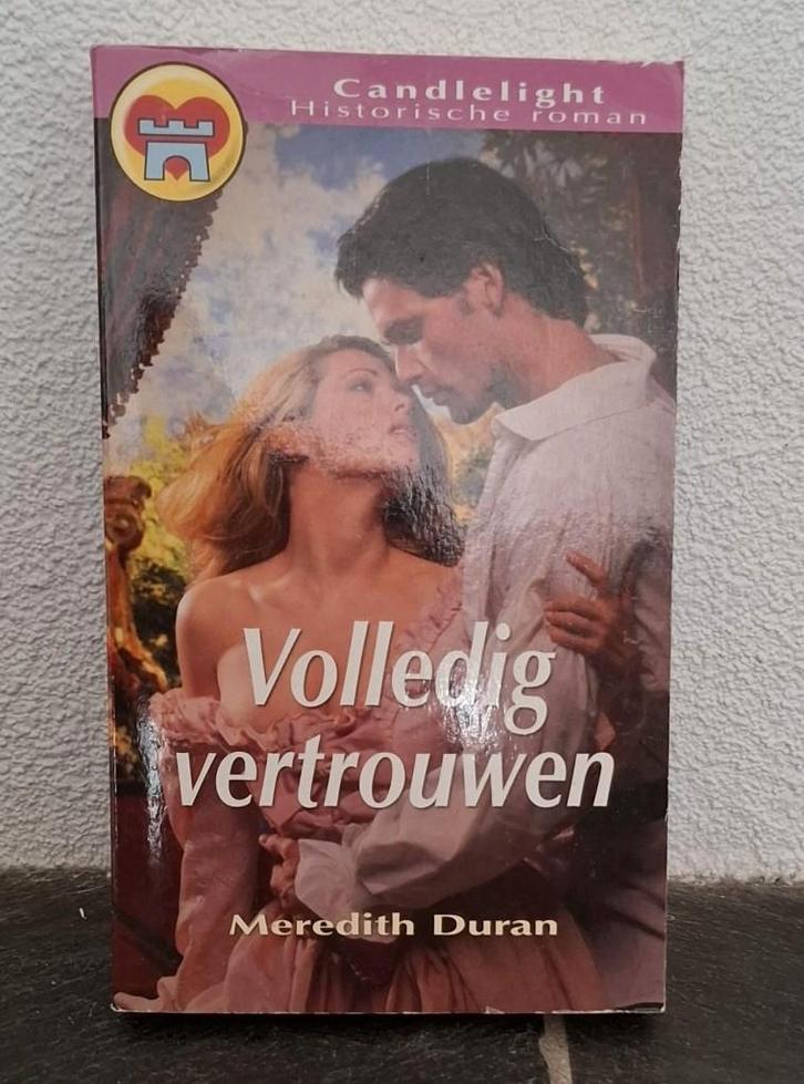 Volledig vertrouwen 9789037829242, Boeken, Romans, Zo goed als nieuw, Ophalen of Verzenden