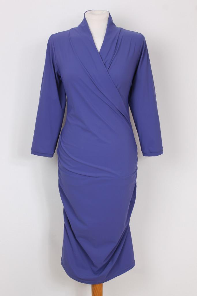 Geplooide traveljurk van MOQ maat 42, Kleding | Dames, Jurken, Zo goed als nieuw, Maat 42/44 (L), Paars, Knielengte, Verzenden