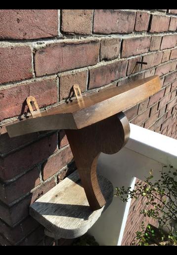 Massief eiken houten wandplank console ong 25 h x 28 cm. Oud beschikbaar voor biedingen