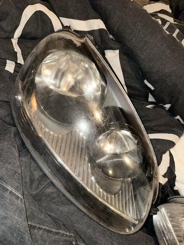 Golf 5 GTI Koplamp gebruikte staat beschikbaar voor biedingen