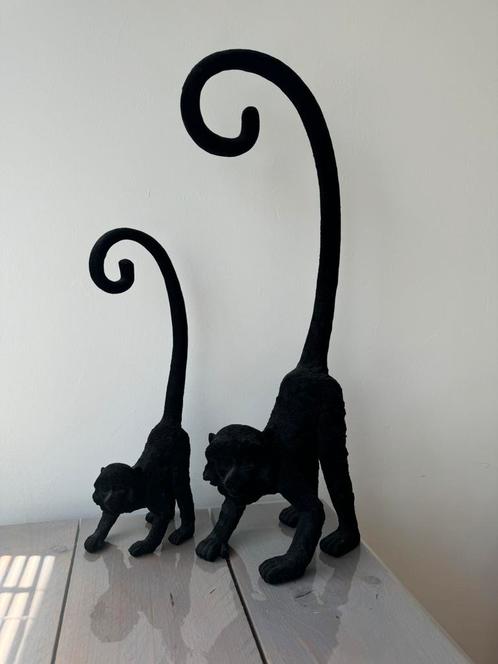 2 staande decoratie velvet apen zwart, Huis en Inrichting, Woonaccessoires | Overige, Zo goed als nieuw, Ophalen
