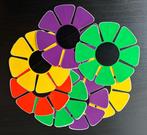 7 kleurrijke retro bloemen vorm stickers, Ophalen of Verzenden, Gebruikt