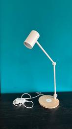 Bureaulamp met USB & Draadloos Laden, Huis en Inrichting, Lampen | Tafellampen, Ophalen, Zo goed als nieuw, Kunststof, 50 tot 75 cm