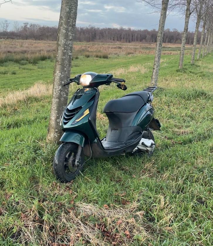 Piaggio zip 70cc stage 6, Fietsen en Brommers, Scooters | Piaggio, Zo goed als nieuw, Zip, Tweetakt, Ophalen