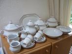 Servies Wit Roze Grijs Schaal Theepot Sauskom Roomstel p.stu, Huis en Inrichting, Keuken | Servies, Ophalen of Verzenden, Overige stijlen