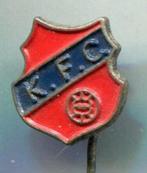 K.F.C. KFC zilverkleurig voetbal club speldje ( Z_033 ), Verzamelen, Speldjes, Pins en Buttons, Verzenden, Gebruikt, Sport