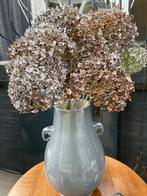 Grijze vaas met zilverkleurige gedroogde bloemen., Huis en Inrichting, Ophalen, Overige kleuren, Aardewerk of Porselein, Zo goed als nieuw