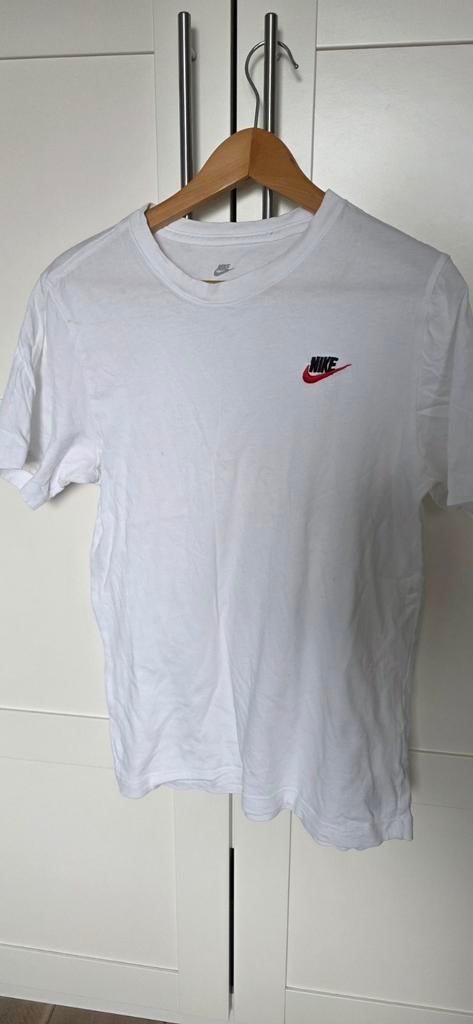 Nike T-shirt - Maat 164, Kinderen en Baby's, Kinderkleding | Maat 164, Jongen of Meisje, Ophalen of Verzenden, Zo goed als nieuw