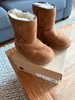 Prachtige Uggs maat 28,5 chestnut-Nieuw!, Kinderen en Baby's, Kinderkleding | Schoenen en Sokken, Ophalen of Verzenden, Nieuw