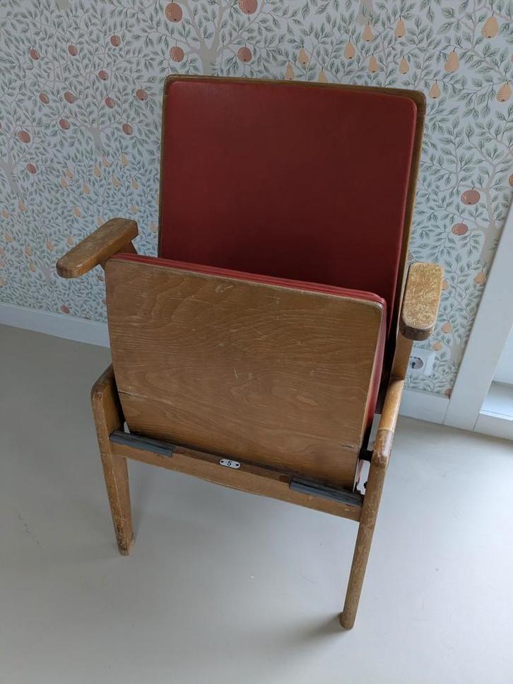 Bioscoopstoel uit De Kroon, Zwolle, Antiek en Kunst, Antiek | Meubels | Stoelen en Banken, Ophalen of Verzenden