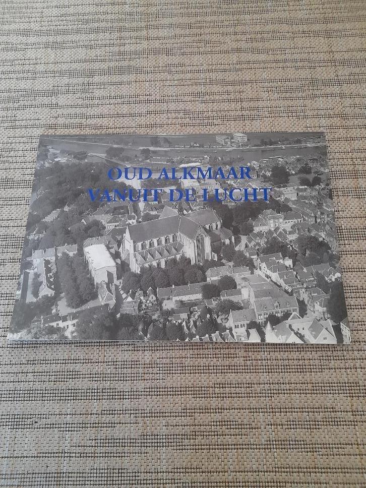 Kouwenberg - Oud Alkmaar vanuit de lucht, Boeken, Geschiedenis | Stad en Regio, Gelezen, 20e eeuw of later, Ophalen