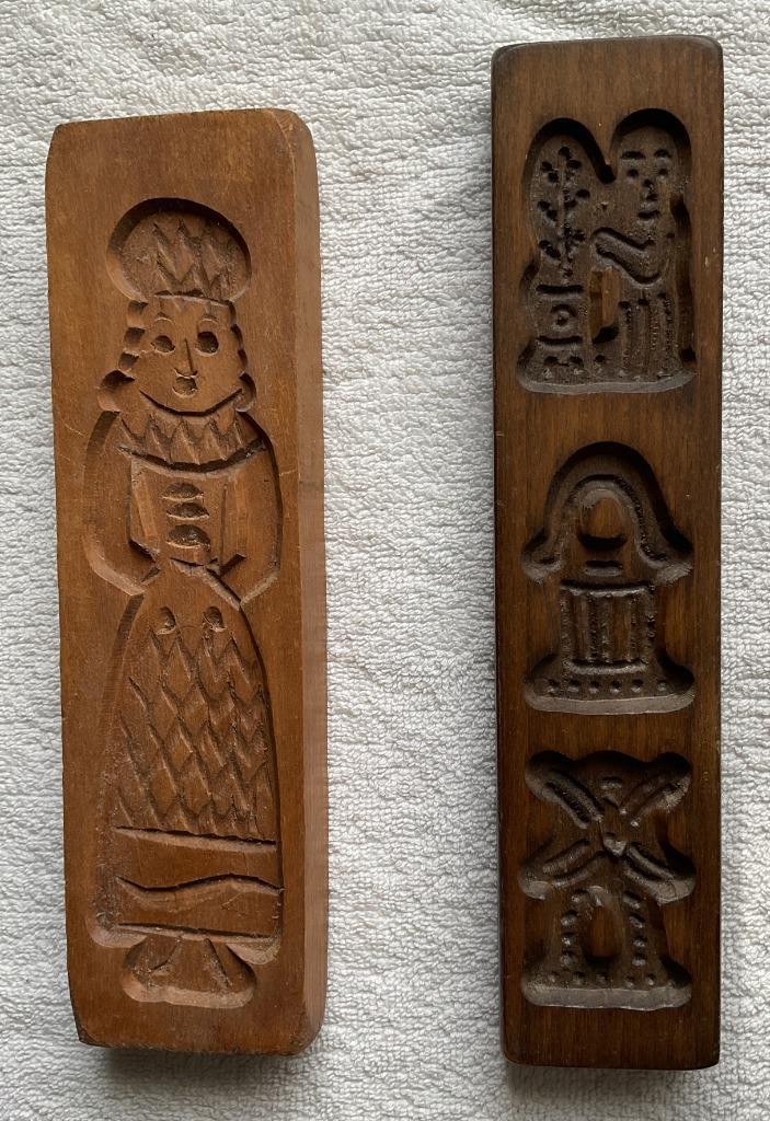 2 speculaasplankjes verschillende handgestoken bakvormpjes, Antiek en Kunst, Antiek | Keukenbenodigdheden, Ophalen