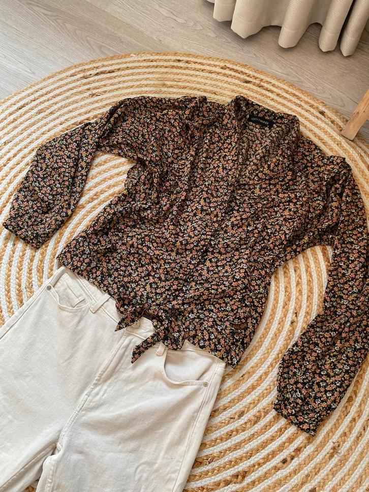 Blouse ruffles roesje knoopdetail bloem Lofty Manner maat M, Kleding | Dames, Blouses en Tunieken, Zo goed als nieuw, Maat 38/40 (M)