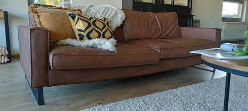 Cognac 2,5-zits bank – industrieel design – 235 cm breed, Huis en Inrichting, Banken | Bankstellen, Gebruikt, 200 tot 250 cm, 75 tot 100 cm