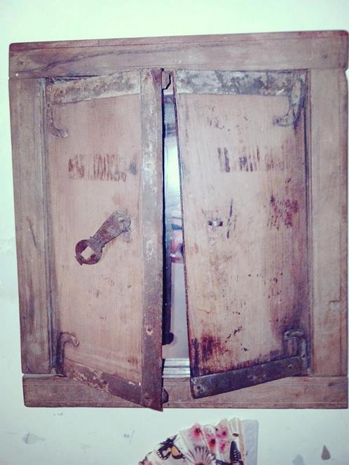 Oud Houten Luikje - Begin 20e Eeuw, Antiek en Kunst, Antiek | Overige Antiek, Ophalen of Verzenden