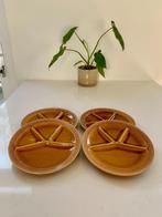 Set van 4 okergele vintage gourmet / fondueborden. dia 24 cm, Huis en Inrichting, Keuken | Servies, Overige materialen, Ophalen of Verzenden