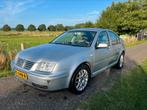 Volkswagen Bora 2002 Grijs Airco Nieuw APK!, Voorwielaandrijving, 74 pk, Bora, Trekhaak