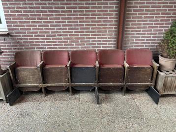 Bioscoopstoelen beschikbaar voor biedingen