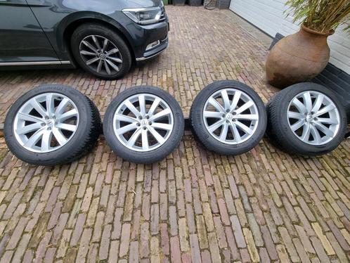Te koop nette Volvo 19 Inch wielen set met All Season banden, Auto-onderdelen, Banden en Velgen, Banden en Velgen, All Season