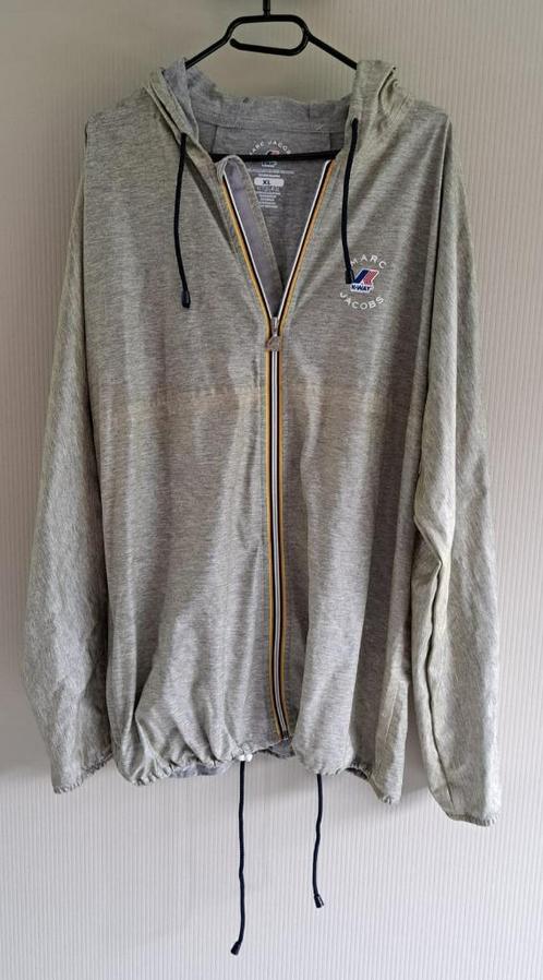 Marc Jacobs K-Way Heren Outdoorjas – Maat L, Kleding | Heren, Jassen | Zomer, Zo goed als nieuw, Maat 52/54 (L), Grijs, Ophalen of Verzenden