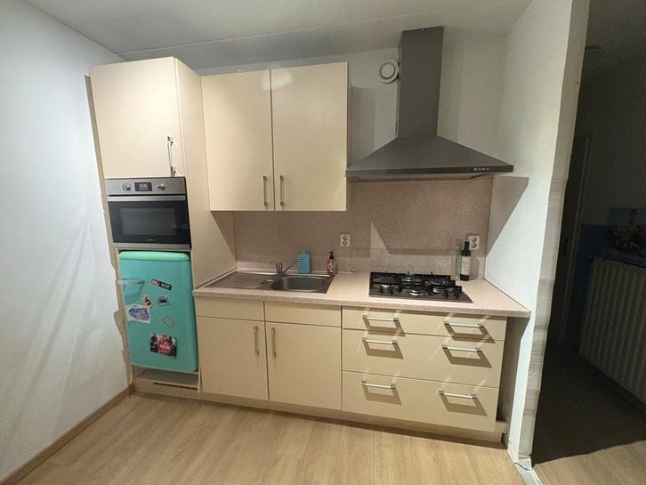 Complete keuken, gedemonteerd, direct mee te nemen, Huis en Inrichting, Keuken | Complete keukens, Gebruikt, Overige typen, Crème