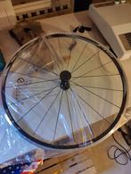 Shimano RS010 Racefiets Voorwiel - Nieuw, Fietsen en Brommers, Fietsonderdelen, Wiel, Racefiets, Nieuw, Ophalen of Verzenden