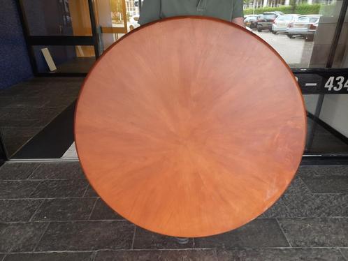 Selva eettafel rond, Huis en Inrichting, Tafels | Eettafels, Zo goed als nieuw, 100 tot 150 cm, 150 tot 200 cm, Vijf personen of meer