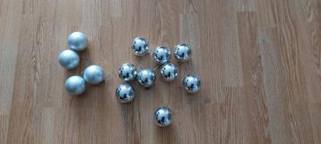 13x zilveren plastic kerstballen 🌲 *GRATIS * beschikbaar voor biedingen