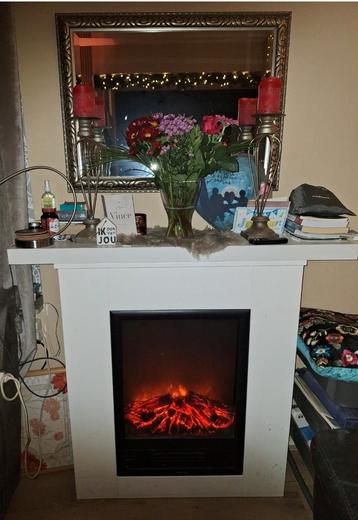 Sfeervolle Elektrische Sfeerhaard beschikbaar voor biedingen