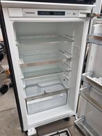 Siemens inbouw Koelkast - met inbouw kast, Zonder vriesvak, 100 tot 150 liter, Zo goed als nieuw, Energieklasse A of zuiniger