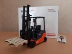 Toyota Traigo 48 4-wheel van ROS 1:24