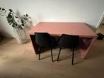 SMASTAD IKEA tafel + 2 stoeltjes (geverfd), Kinderen en Baby's, Kinderkamer | Tafels en Stoelen, Ophalen, Gebruikt