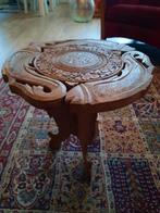 Indiase hardhouten bijzettafel met houtsnijwerk, Ophalen