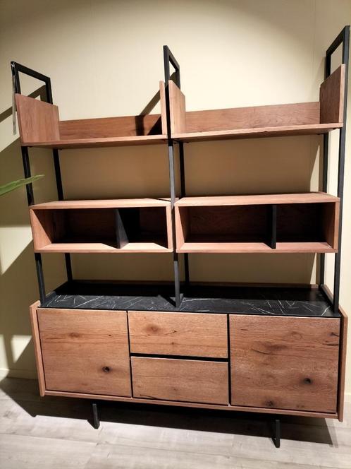 Mooie woonserie kasten en tafel van de Halmstad serie Xooon, Huis en Inrichting, Kasten | Kledingkasten, Zo goed als nieuw, Met lade(s)