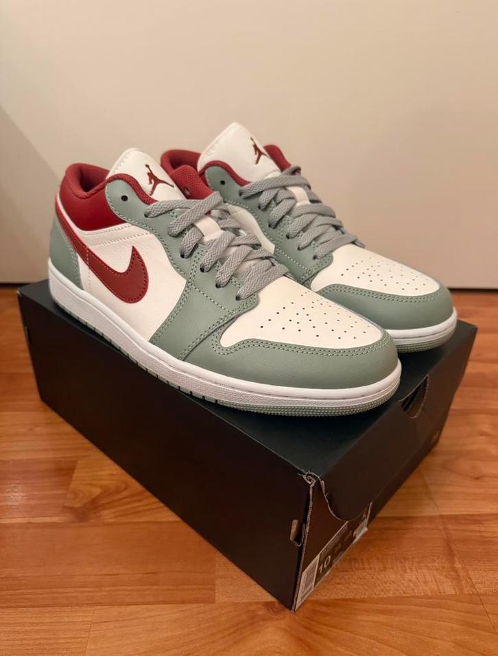 Air Jordan 1 Low Jade Horizon — Maat 44 EU, Kleding | Heren, Schoenen, Nieuw, Sneakers of Gympen, Overige kleuren, Ophalen of Verzenden