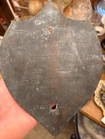 Antieke metalen grafplaat 1862 Frankrijk beschikbaar voor biedingen