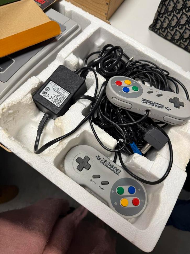 Super Nintendo (SNES) Set - Compleet in Doos!, Spelcomputers en Games, Spelcomputers | Nintendo Super NES, Gebruikt, Met 2 controllers