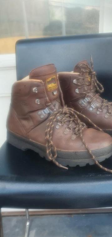 TE KOOP  ORGINELE  MEINDELS/WANDELSCHOE  beschikbaar voor biedingen