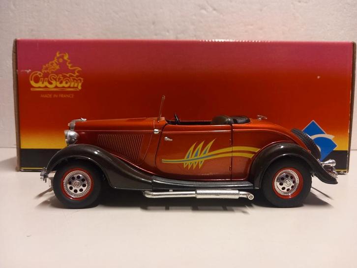 Ford V8 Roadster Custom red Solido metal 1:17 KRD, Hobby en Vrije tijd, Modelauto's | 1:18, Zo goed als nieuw, Auto, Solido, Ophalen of Verzenden