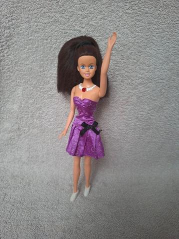 Let's Talk Doll beschikbaar voor biedingen