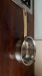 Steelpan met goudkleurige handvat, Ophalen of Verzenden, Zo goed als nieuw