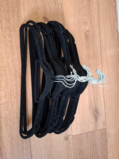 20 Stuks Velvet Kledinghangers, Kleding | Dames, Kledinghangers, Zo goed als nieuw, Fluweel, Kinderen en Volwassenen, Ophalen