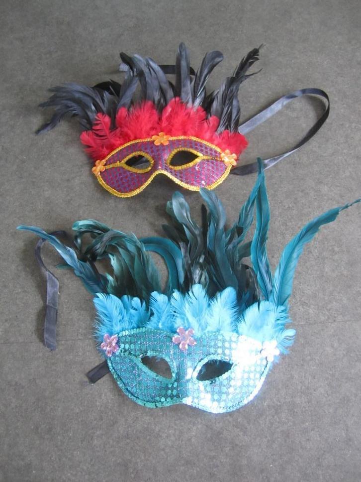 maskers met veren, Hobby en Vrije tijd, Feestartikelen, Zo goed als nieuw, Overige typen, Fantasy, Ophalen of Verzenden