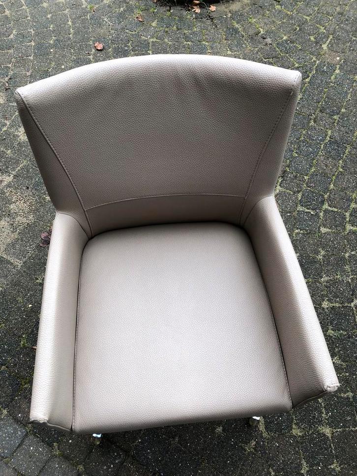 4 stoelen met wieltjes (taupe), Huis en Inrichting, Fauteuils, Zo goed als nieuw, Overige materialen, 50 tot 75 cm, Minder dan 75 cm