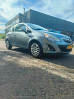 Opel Corsa 1.2 16V LPG 3D 2012 Grijs, Auto's, Voorwielaandrijving, 83 pk, 4 cilinders, 1229 cc