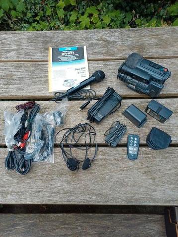 JVC videocamera GR-SZ1 met toebehoren. Ca. 1993 beschikbaar voor biedingen