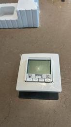 Uponor T-87IF Thermostaat - Zo goed als nieuw, Doe-het-zelf en Verbouw, Thermostaten, Ophalen of Verzenden, Slimme thermostaat